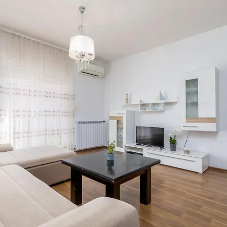 Apartman Vera Pula Exterior photo