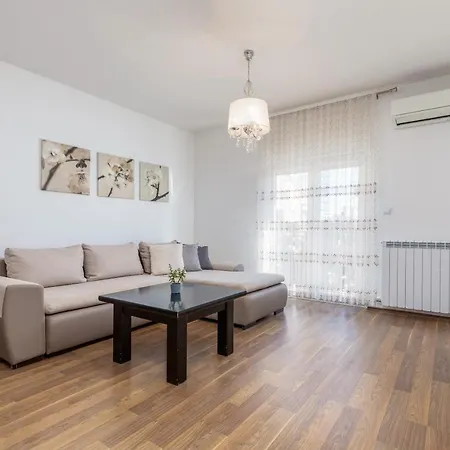 Apartman Vera Pula Exterior photo